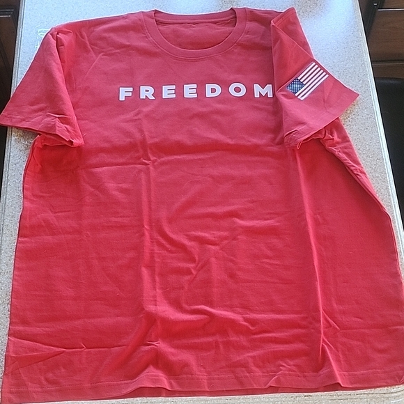 Men's (Unisex) Red Freedom Short Sleeve T-Shirt Size XL New In Package - Picture 2 of 5